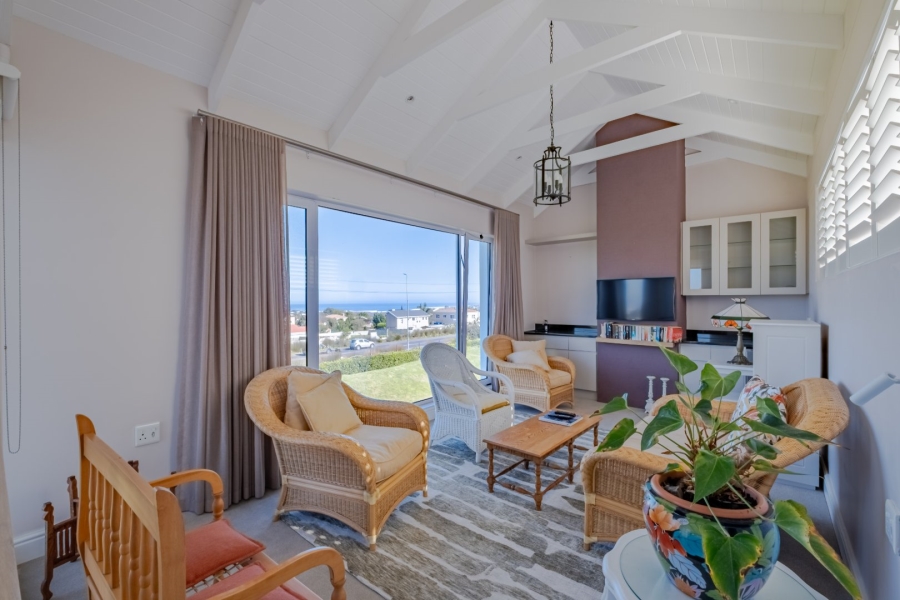 3 Bedroom Property for Sale in Chanteclair Western Cape